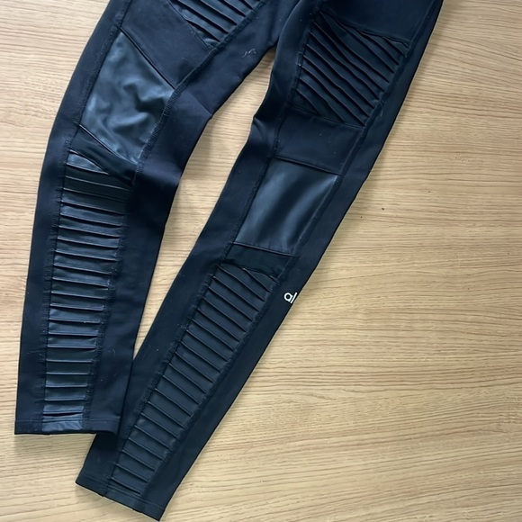 Alo High-Waist Moto Legging XSmall - Picture 5 of 11